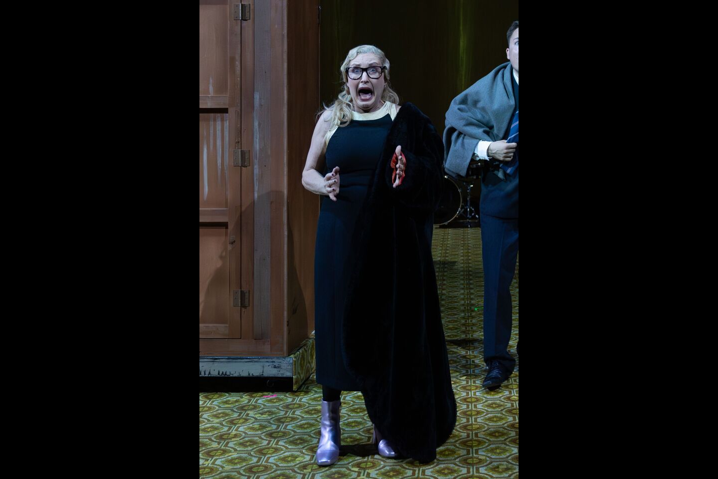 TESLA, DIE SPREE UND DER KIRSCHGARTEN